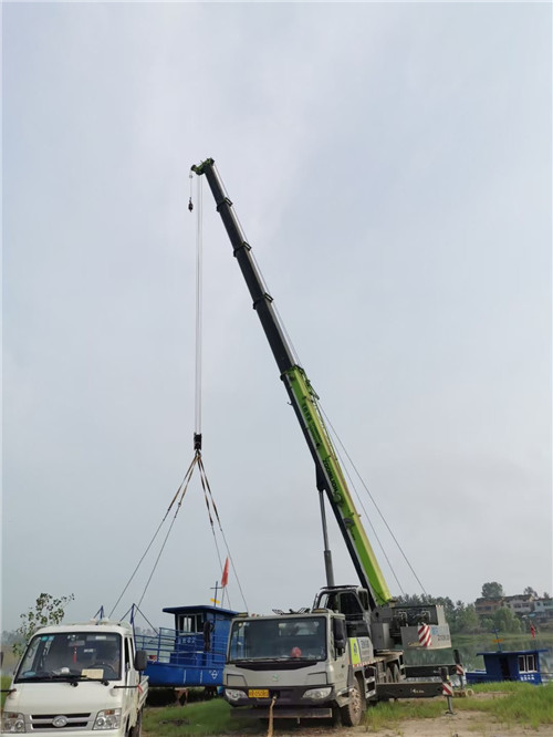 新晃桥梁建设吊装案例